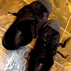 I am selling a perfect pair of dance shoes they were a type of tap shoes ardenes